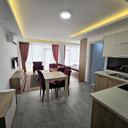 Nurel Shark Residence Кіренія Екстер'єр фото