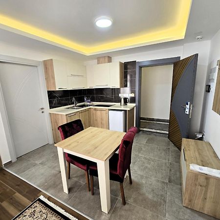 Nurel Shark Residence Кіренія Екстер'єр фото