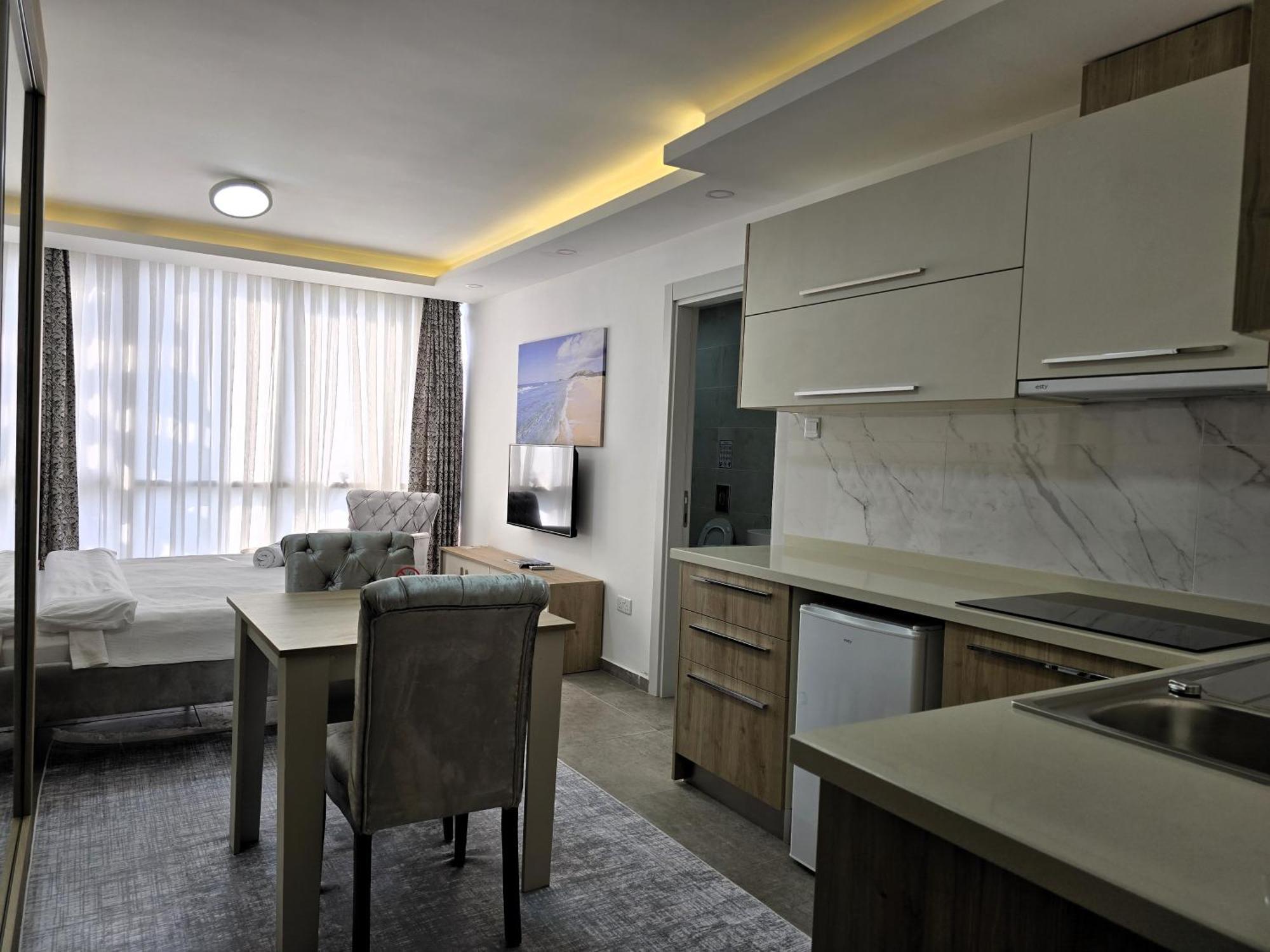 Nurel Shark Residence Кіренія Екстер'єр фото