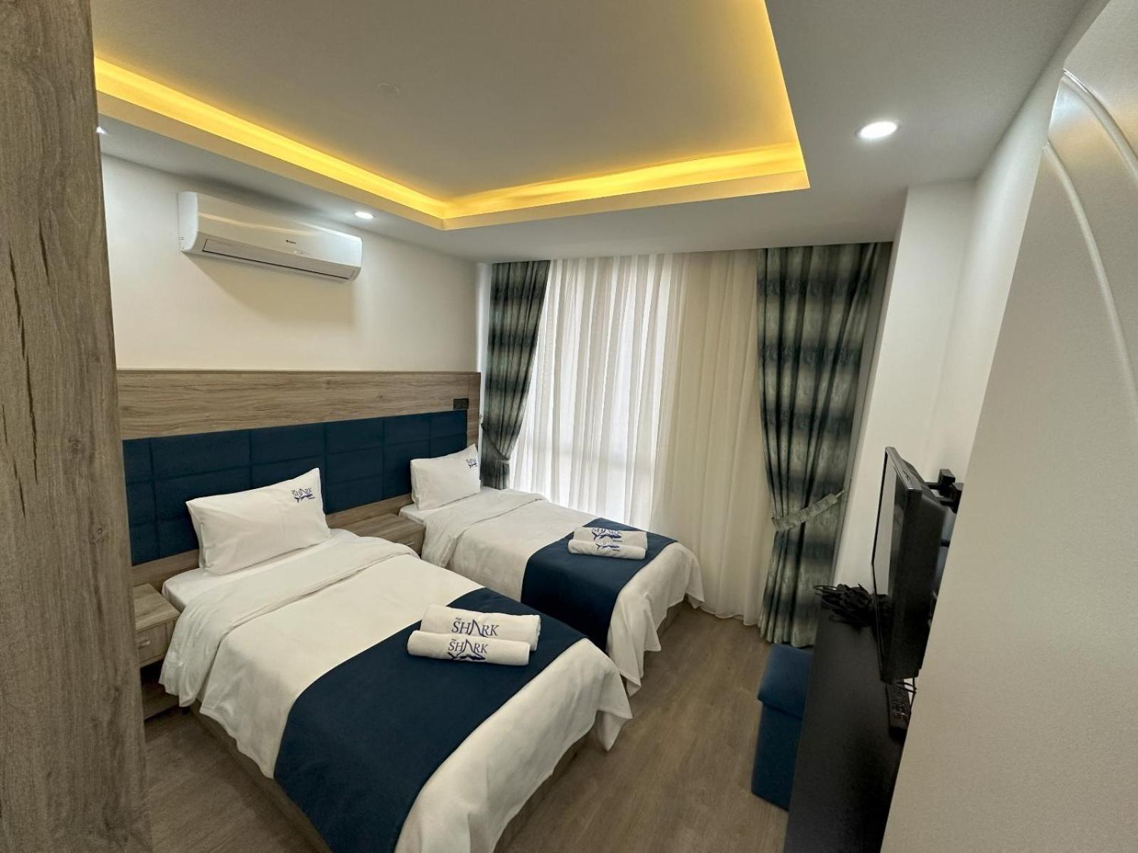 Nurel Shark Residence Кіренія Екстер'єр фото